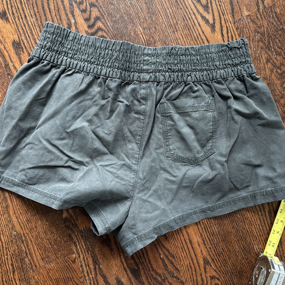 aerie High-Waist Elastic-Waist Olive Shorts - Picture 9 of 10